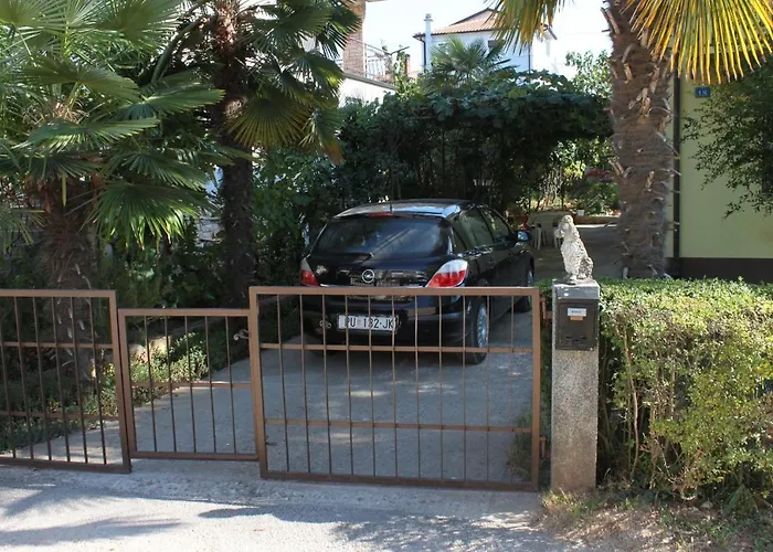 With A Parking Space - 2539