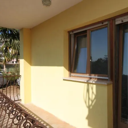 Apartment With A Parking Space - 2539 Umag