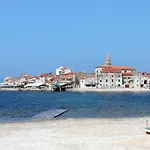 With A Parking Space - 2539 Umag